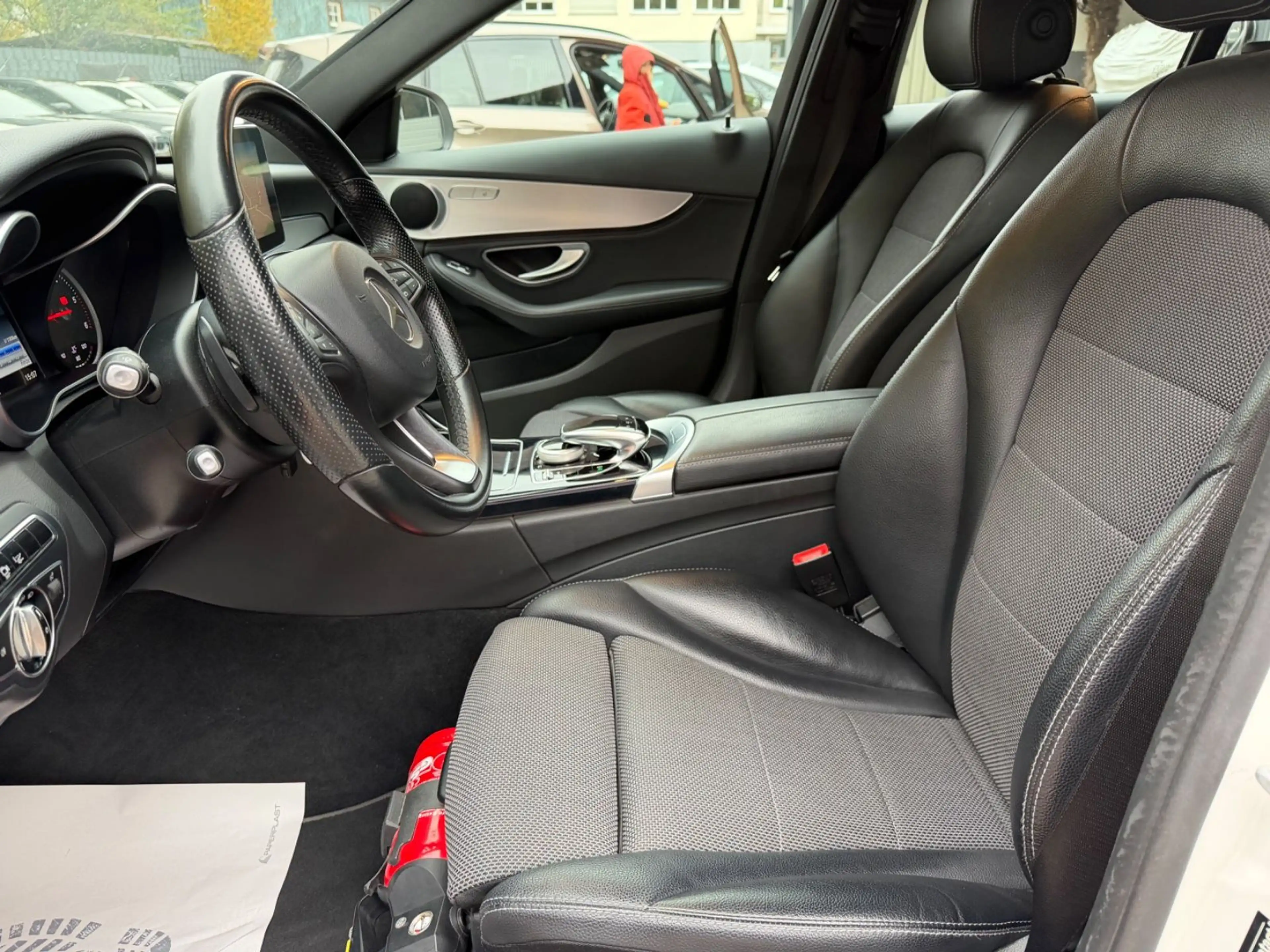 Mercedes-Benz C 220 d T-Modell Head-Up 8-Fach LED Kamera — photo 11
