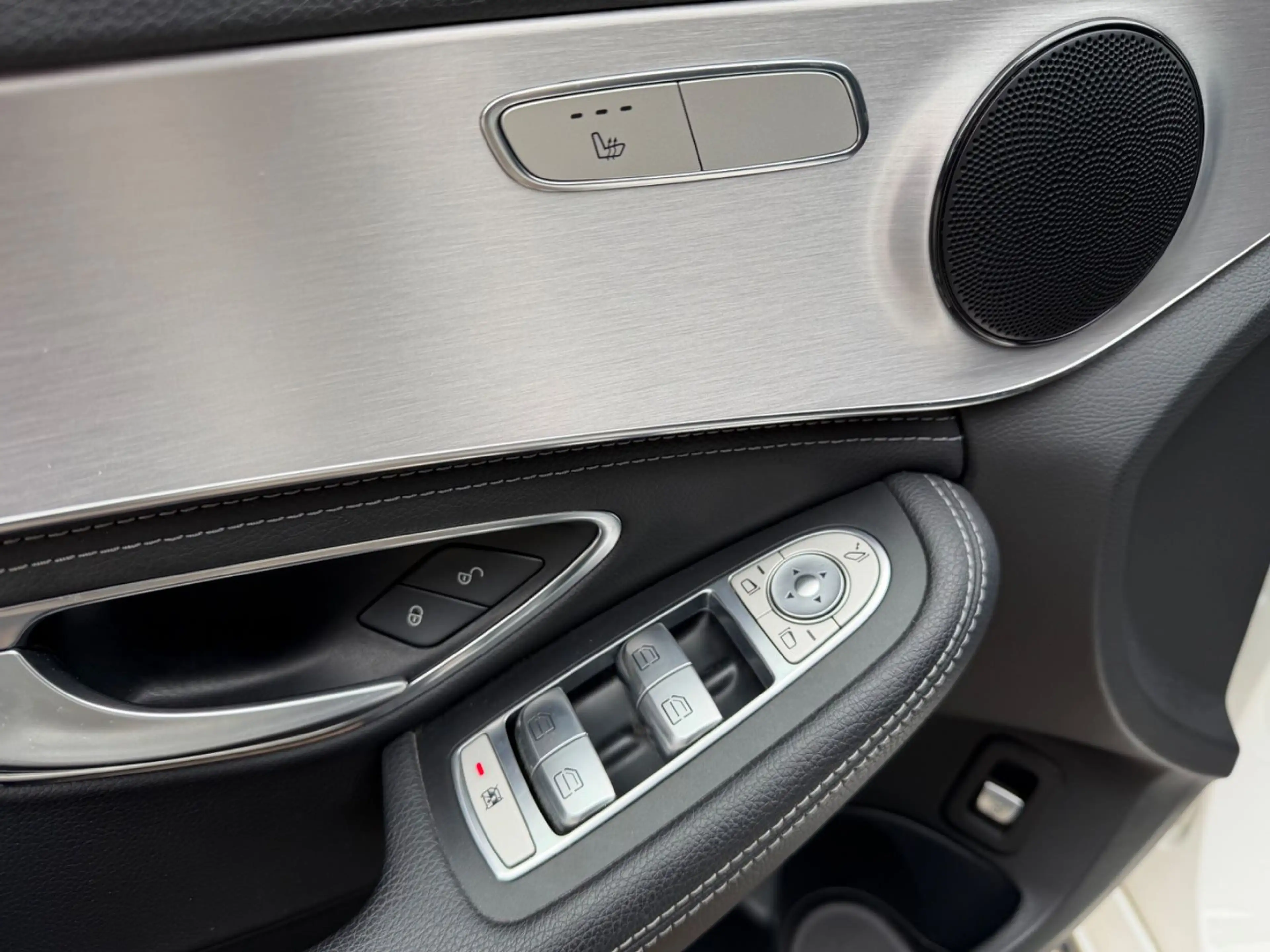 Mercedes-Benz C 220 d T-Modell Head-Up 8-Fach LED Kamera — photo 12