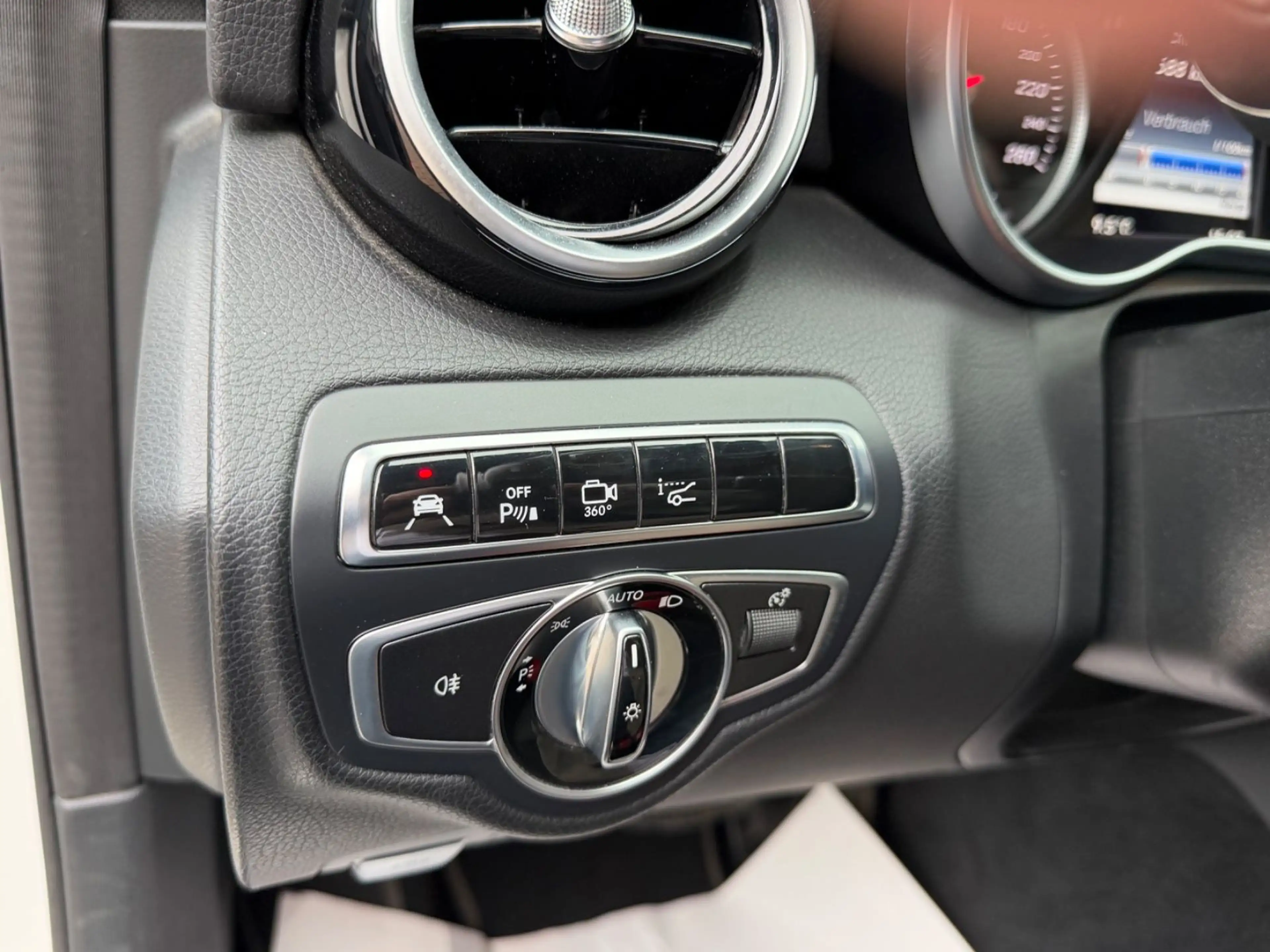 Mercedes-Benz C 220 d T-Modell Head-Up 8-Fach LED Kamera — photo 13