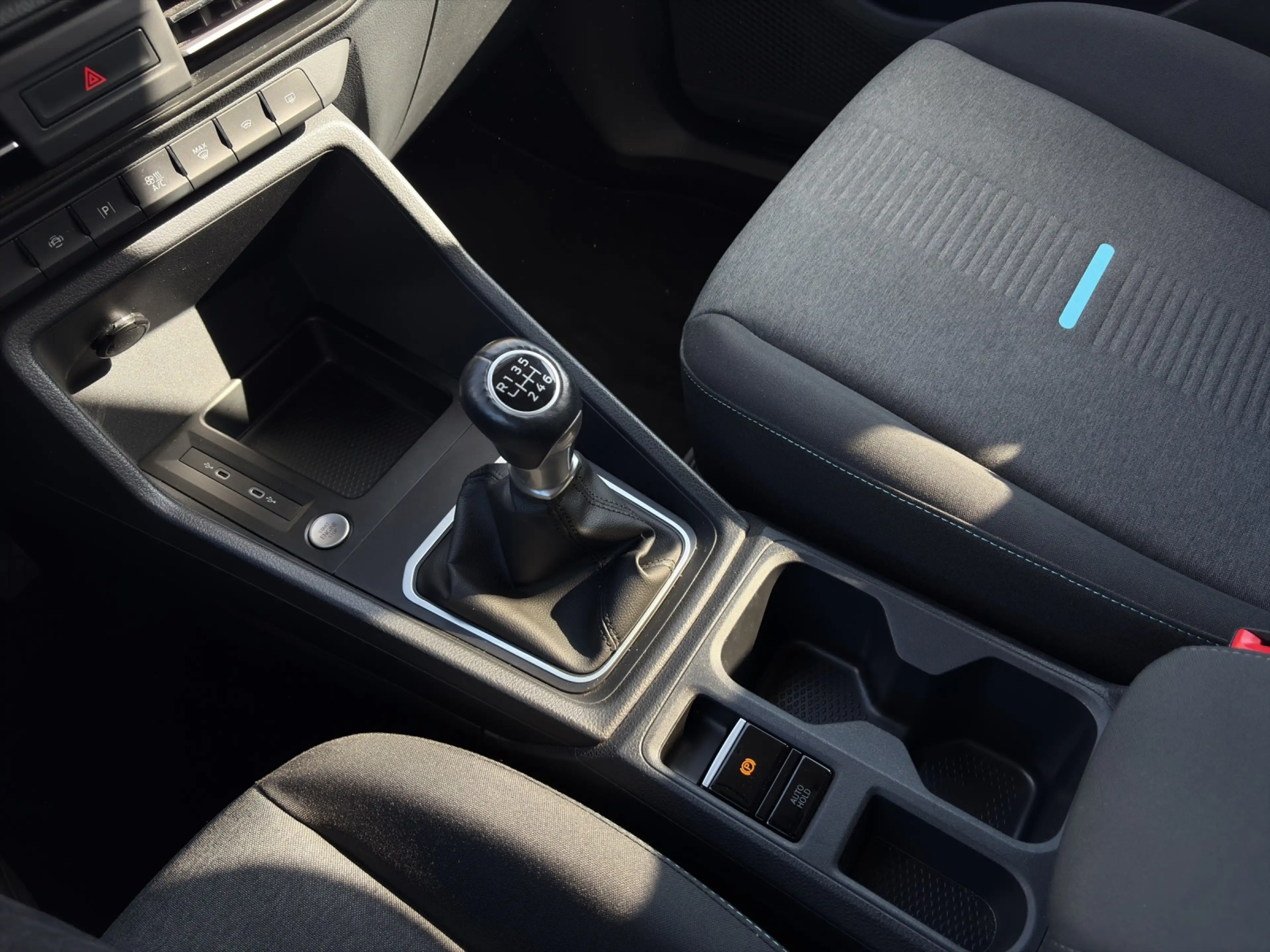 Ford Grand Tourneo Connect Active — photo 12
