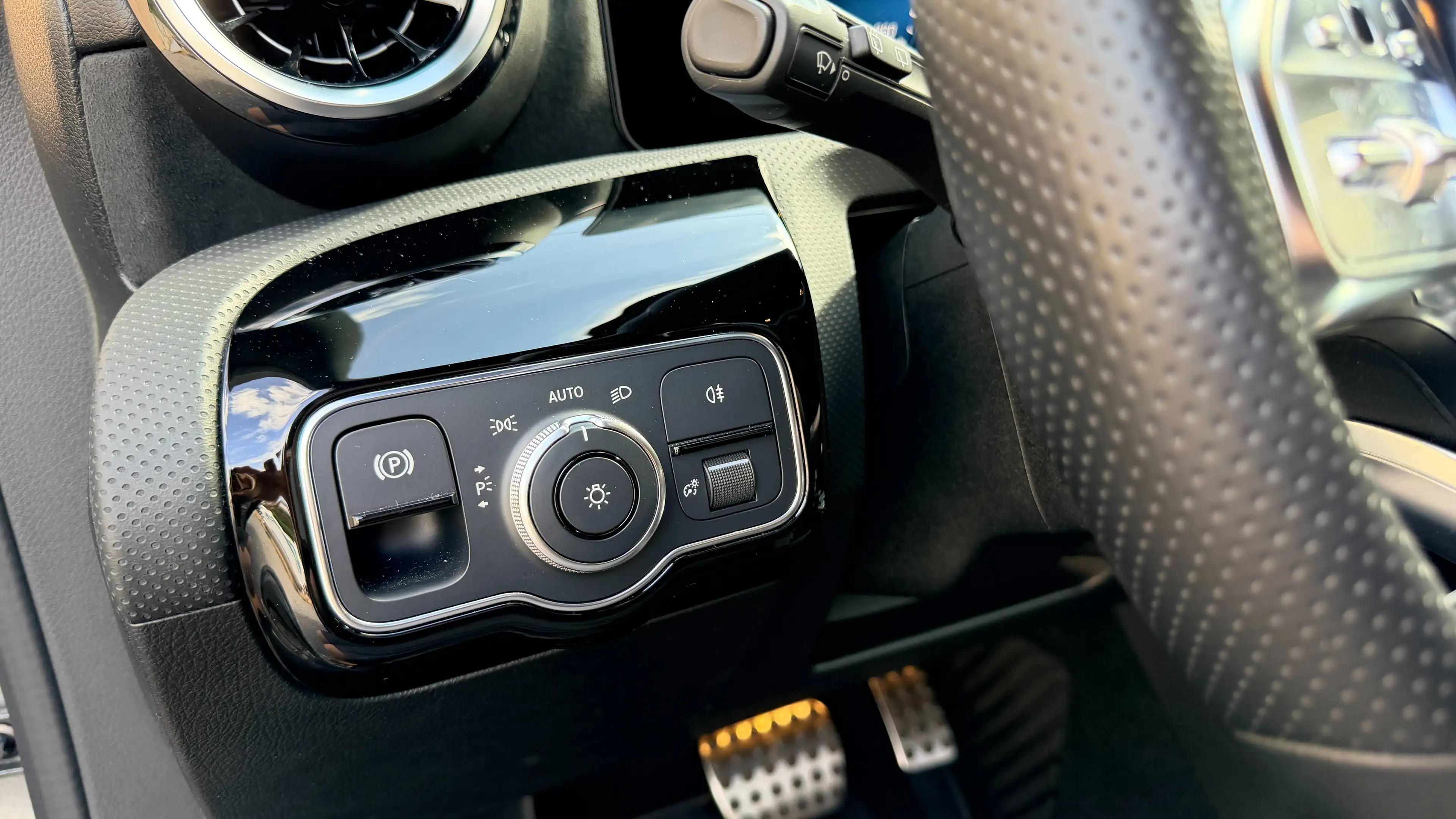 Mercedes-Benz A 180 A 180 AMG Line Camera , Lane assist ..... — photo 4