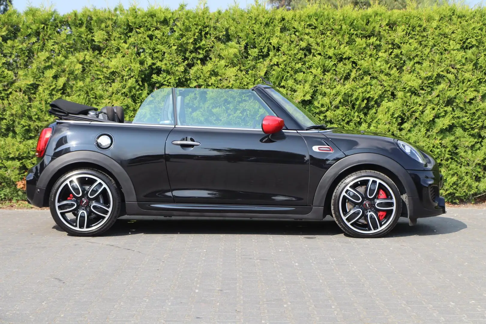 MINI John Cooper Works Cabrio 2.0 Chili 232 PK Camera|Led|Schaalstoelen|Pdc|CarP Noir - 2