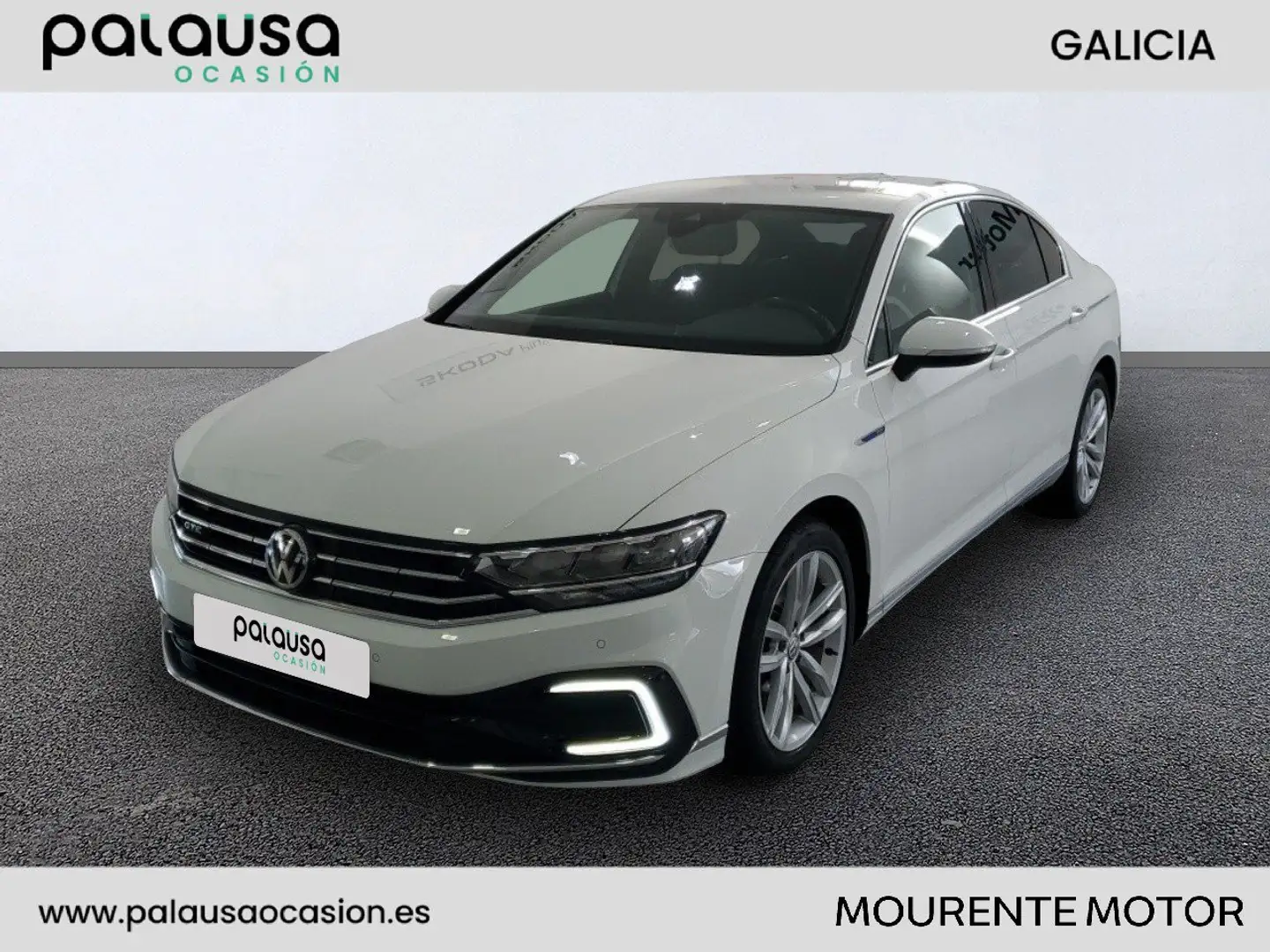 Volkswagen Passat GTE 1.4 TSI e-Power Blanc - 1