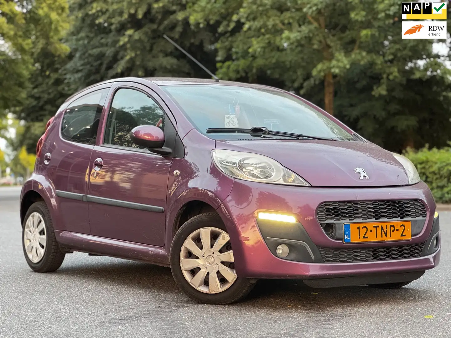 Peugeot 107 1.0 Active|LAGE KM|INRUILKOOPIE|RIJD SCHAKELT GOED Violett - 1