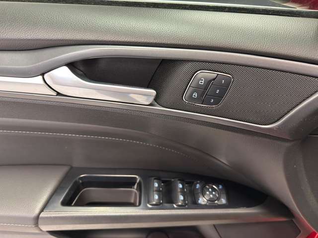 Ford Mondeo — photo 15