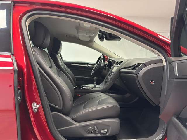 Ford Mondeo — photo 12