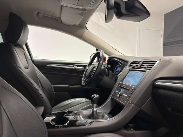 Ford Mondeo — photo 13