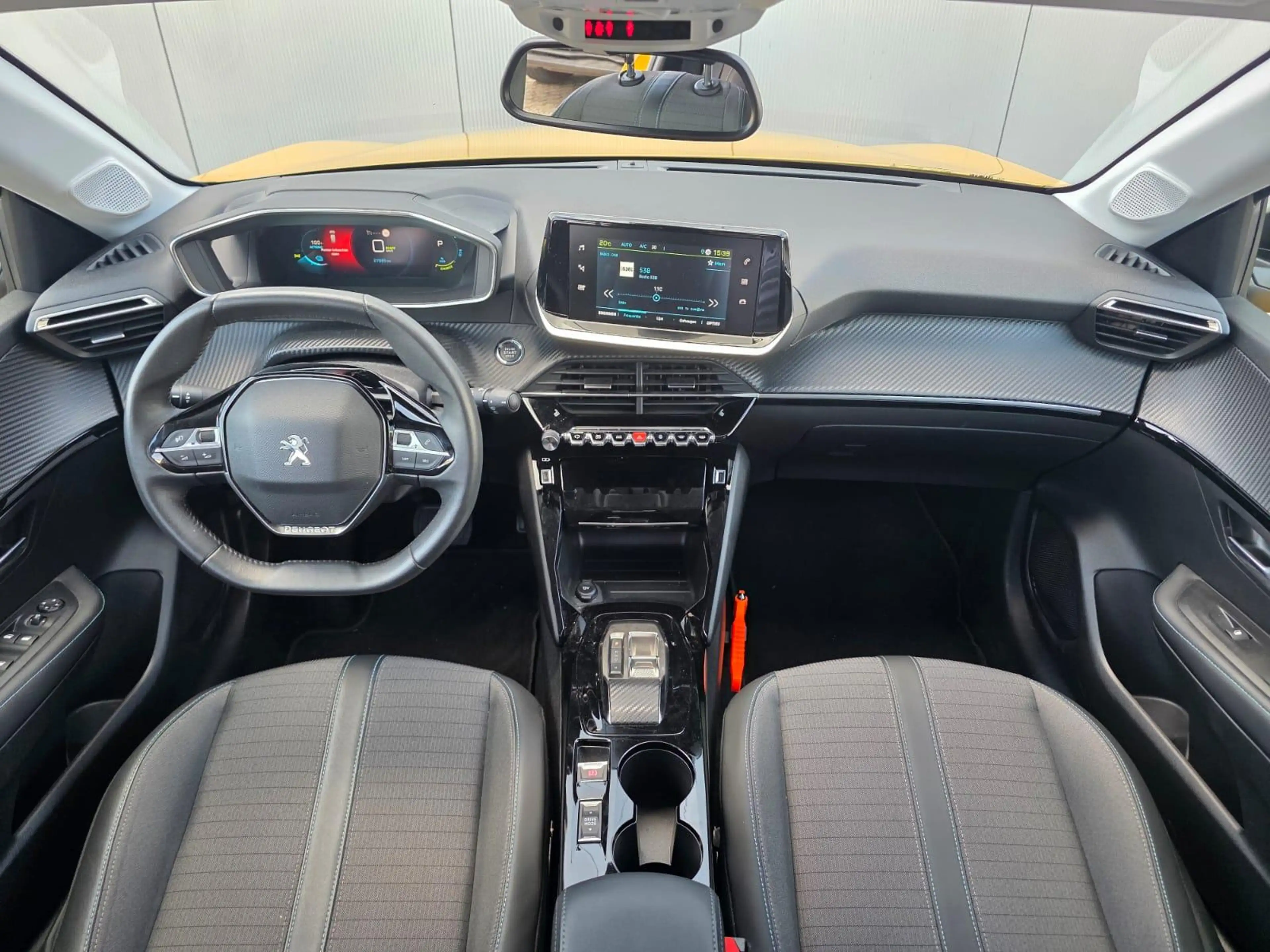 Peugeot e-208 EV Allure Pack 50 kWh Parkeercamera | Android Auto — photo 9