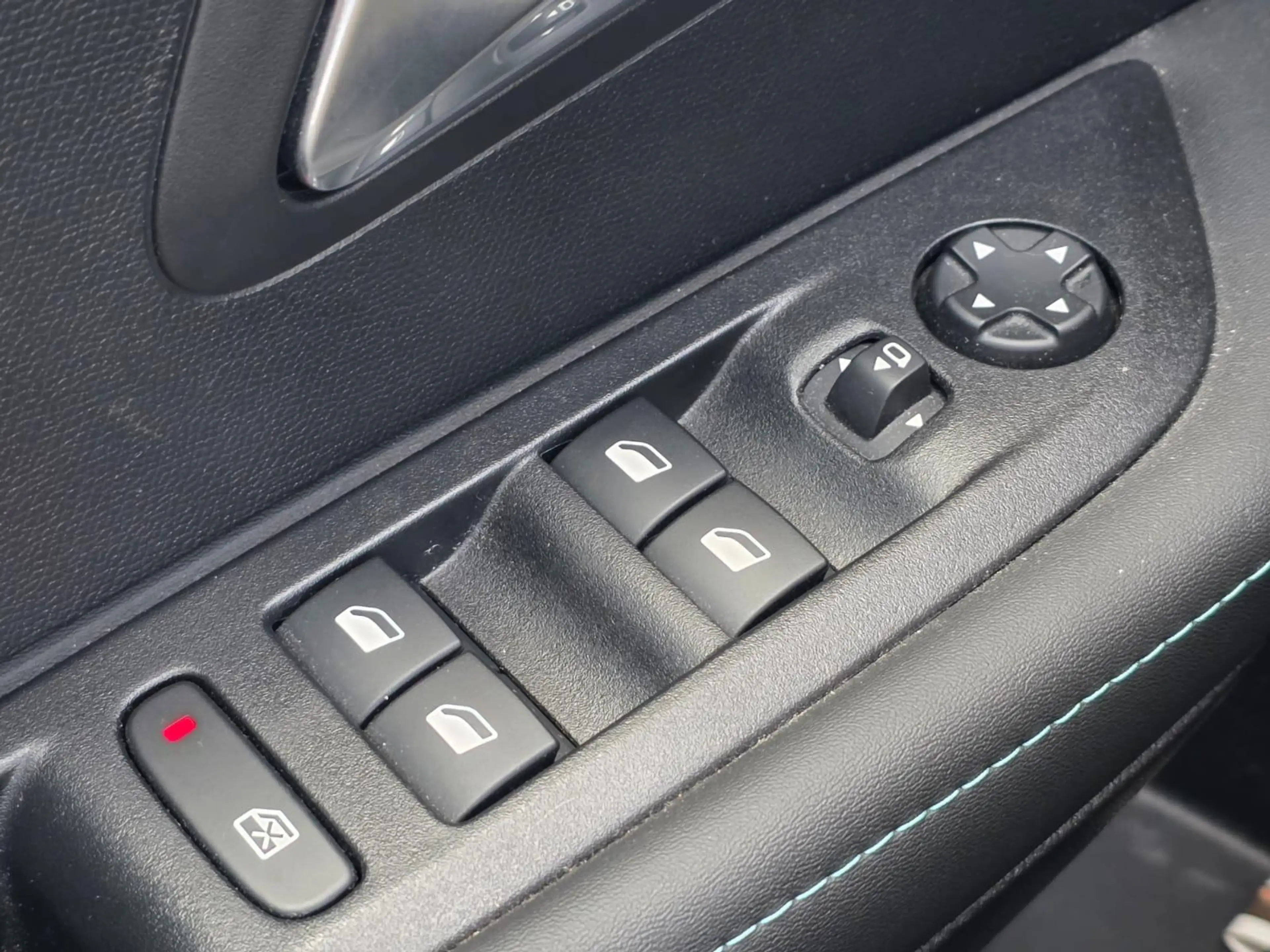 Peugeot e-208 EV Allure Pack 50 kWh Parkeercamera | Android Auto — photo 11