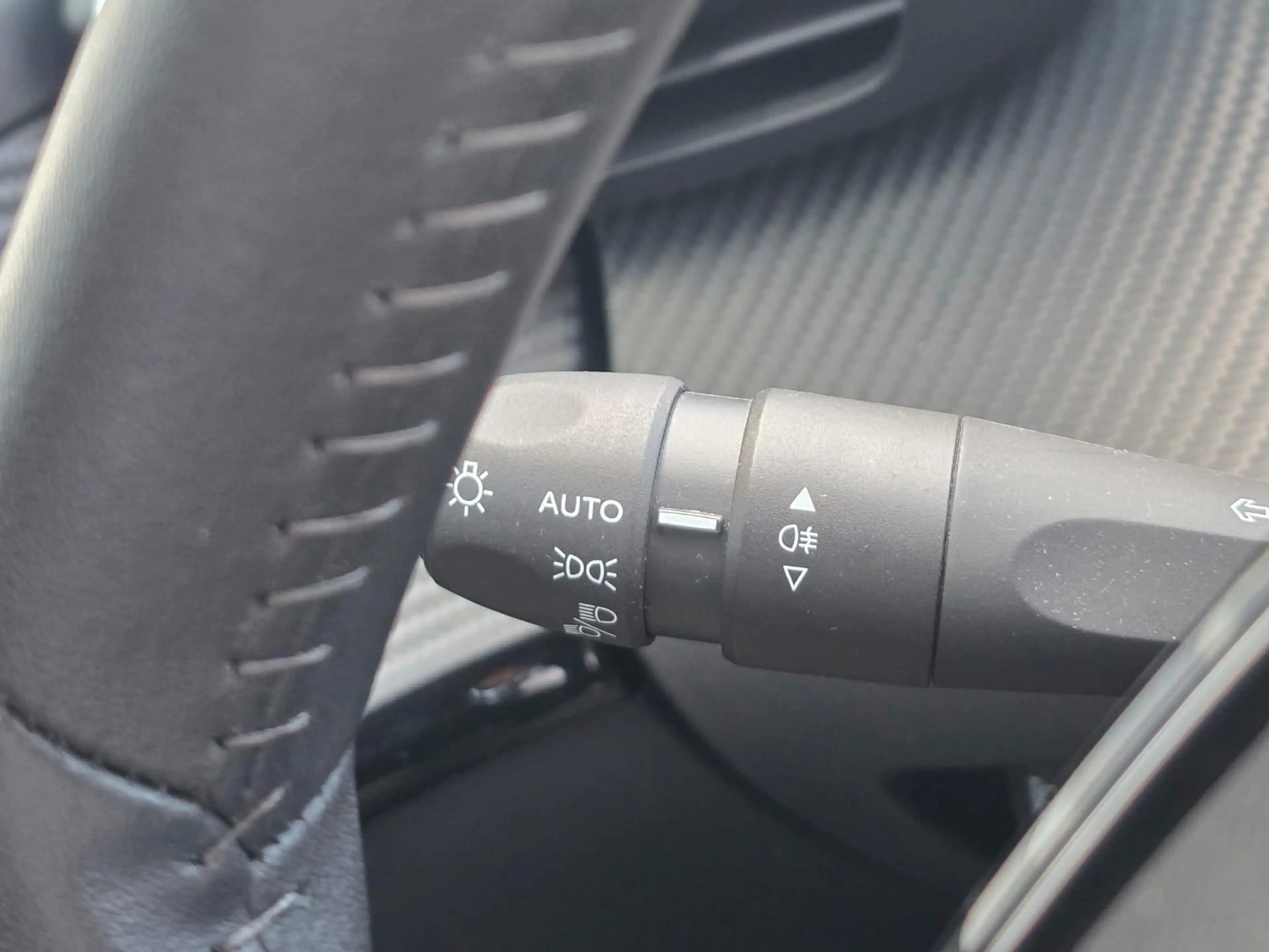 Peugeot e-208 EV Allure Pack 50 kWh Parkeercamera | Android Auto — photo 15