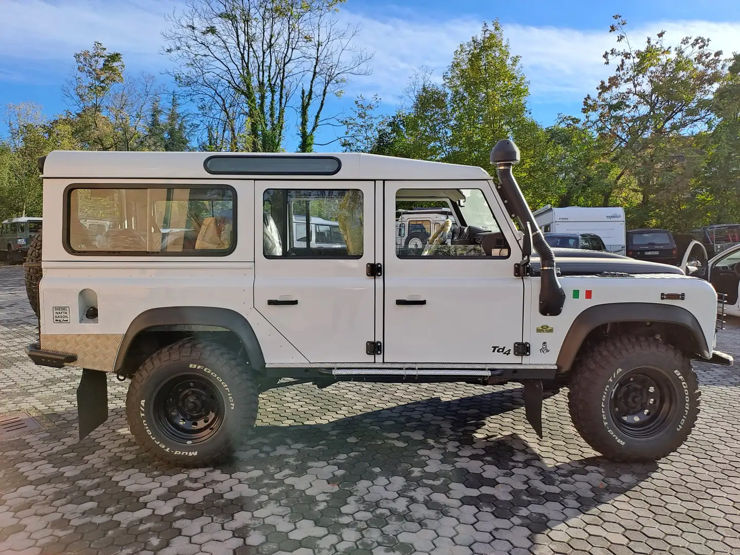 Land Rover Defender Td 4  PUMA Bianco - 2