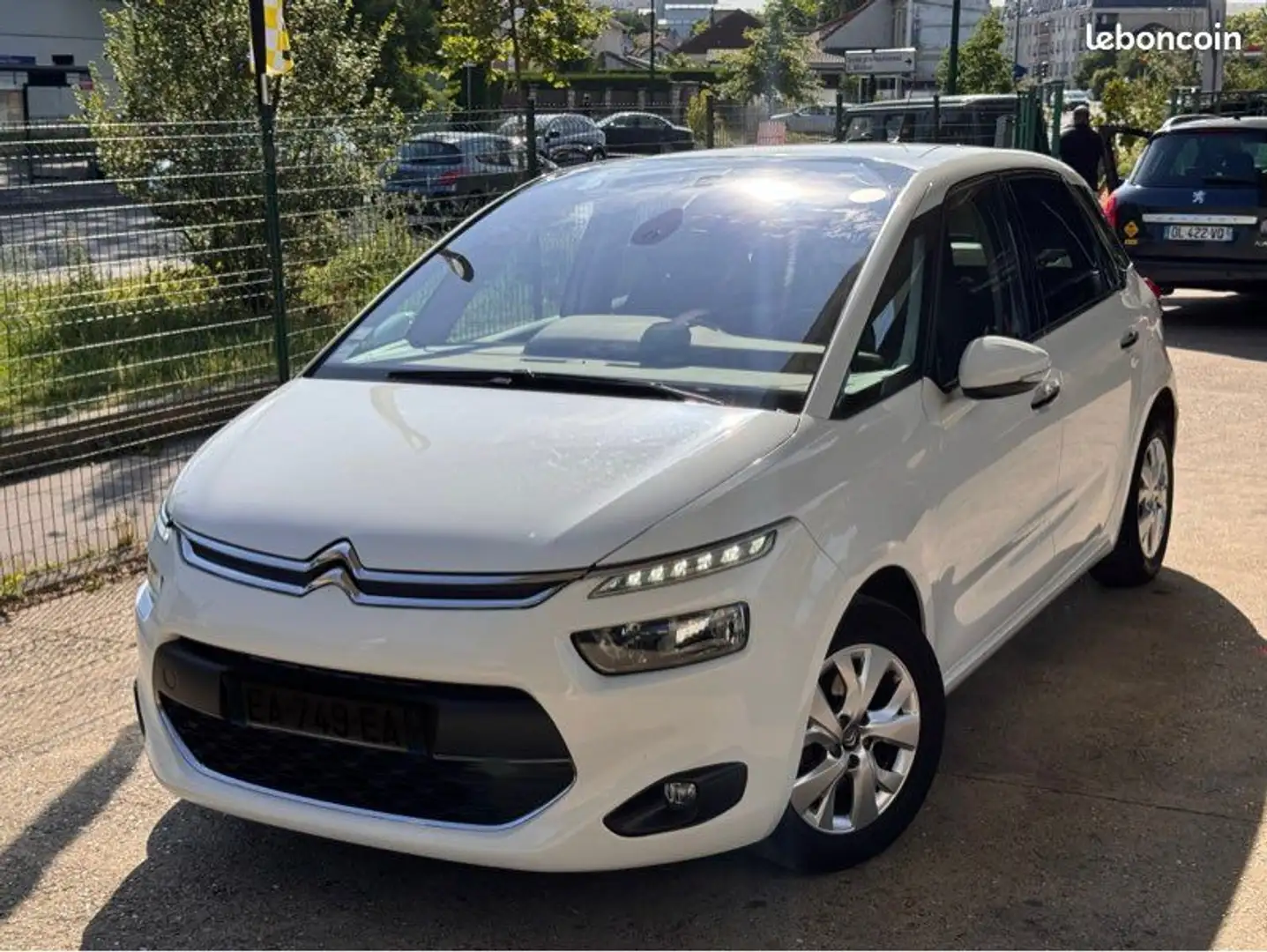 Citroen C4 Picasso Citroën II 1.2 THP 130CV année 03-2016 110.000KM C Blanc - 1