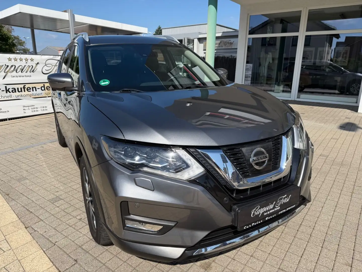 Nissan X-Trail N-Connecta 4x4, Panorama, 7 Sitzer, NAVI Gris - 1