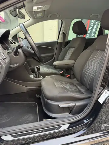Volkswagen Polo view 5