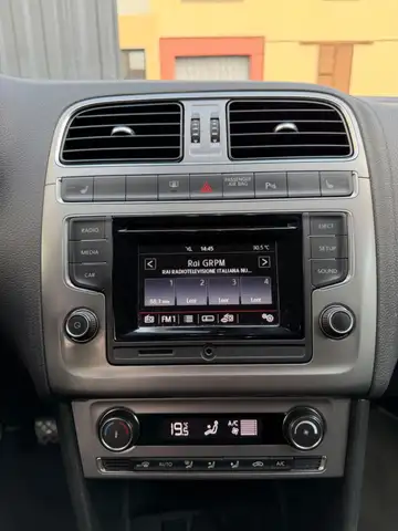 Volkswagen Polo view 10
