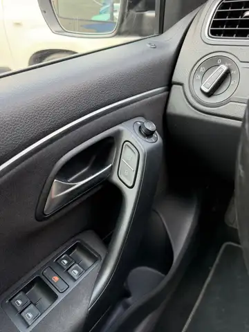Volkswagen Polo view 12