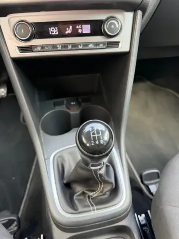 Volkswagen Polo view 9