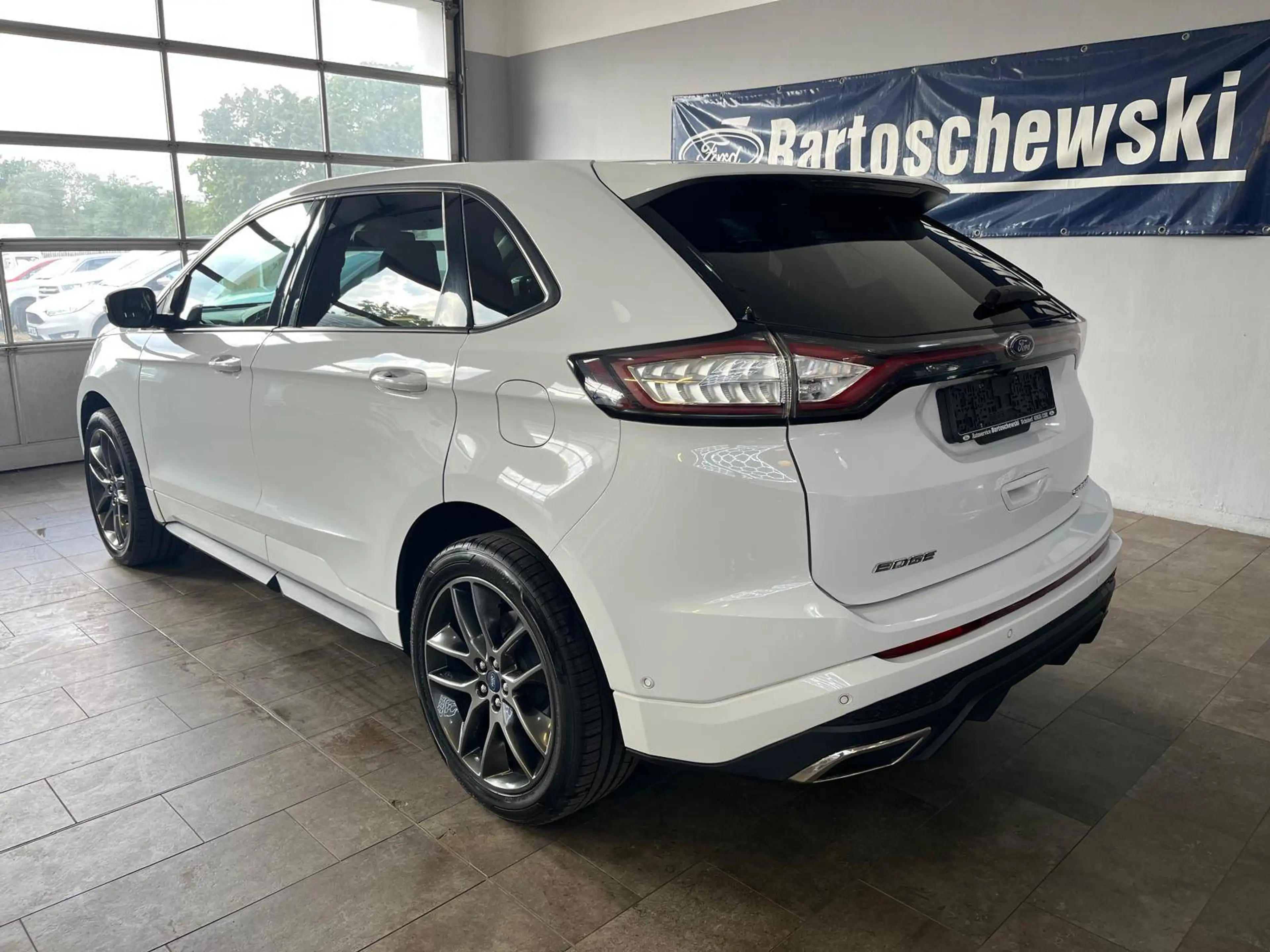 Ford Edge Sport 4x4 — photo 2