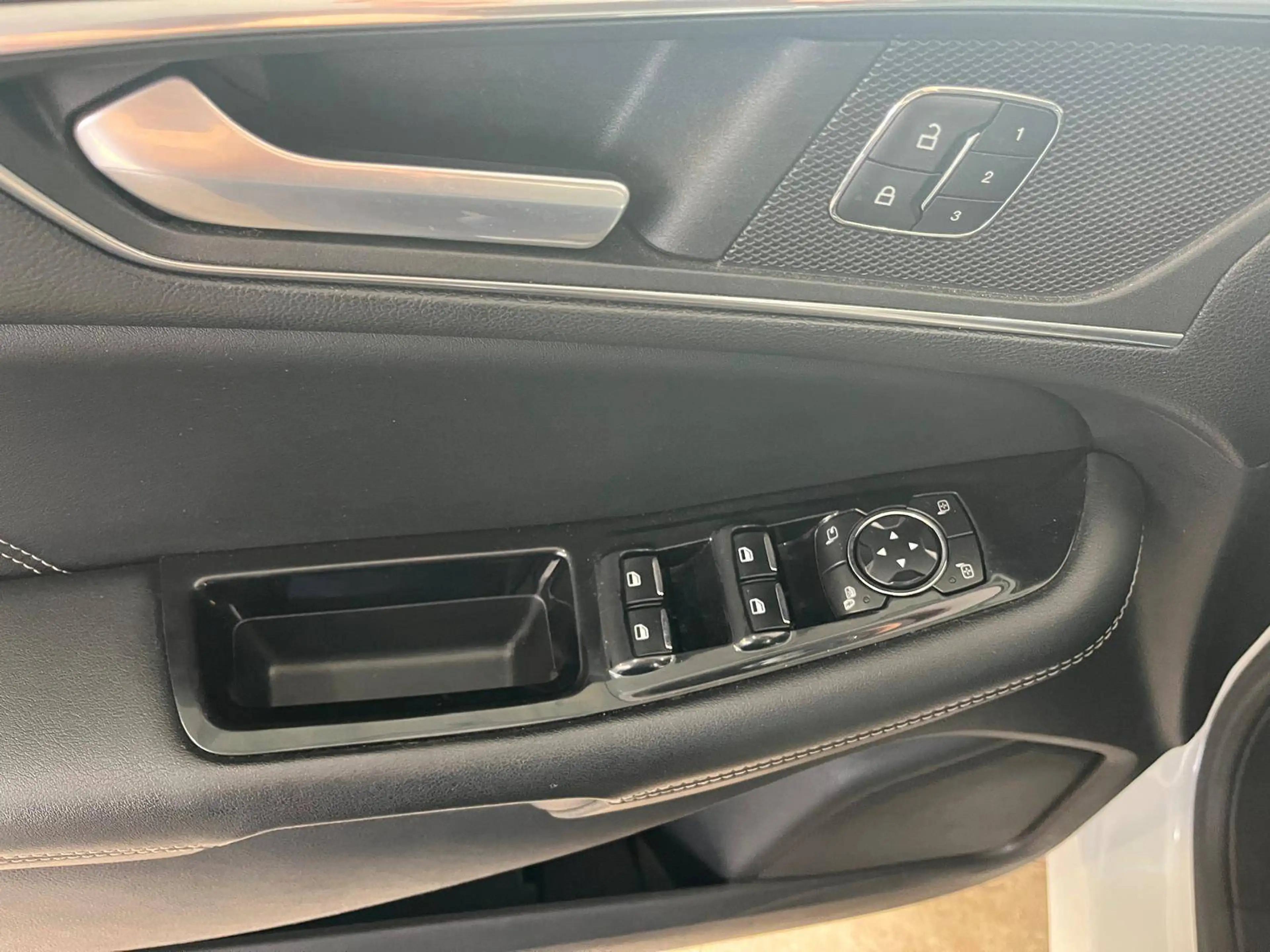 Ford Edge Sport 4x4 — photo 11