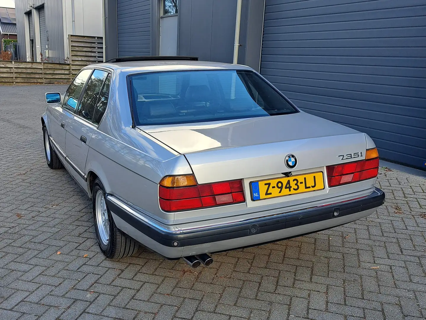 BMW 735 735i Automaat E32 Srebrny - 2
