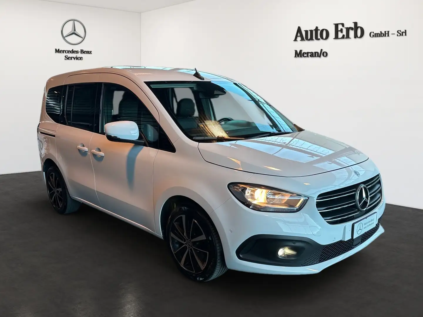 Mercedes-Benz T-Class T 180d Premium AUTOMATICA 7m. pelle alcantara Weiß - 2