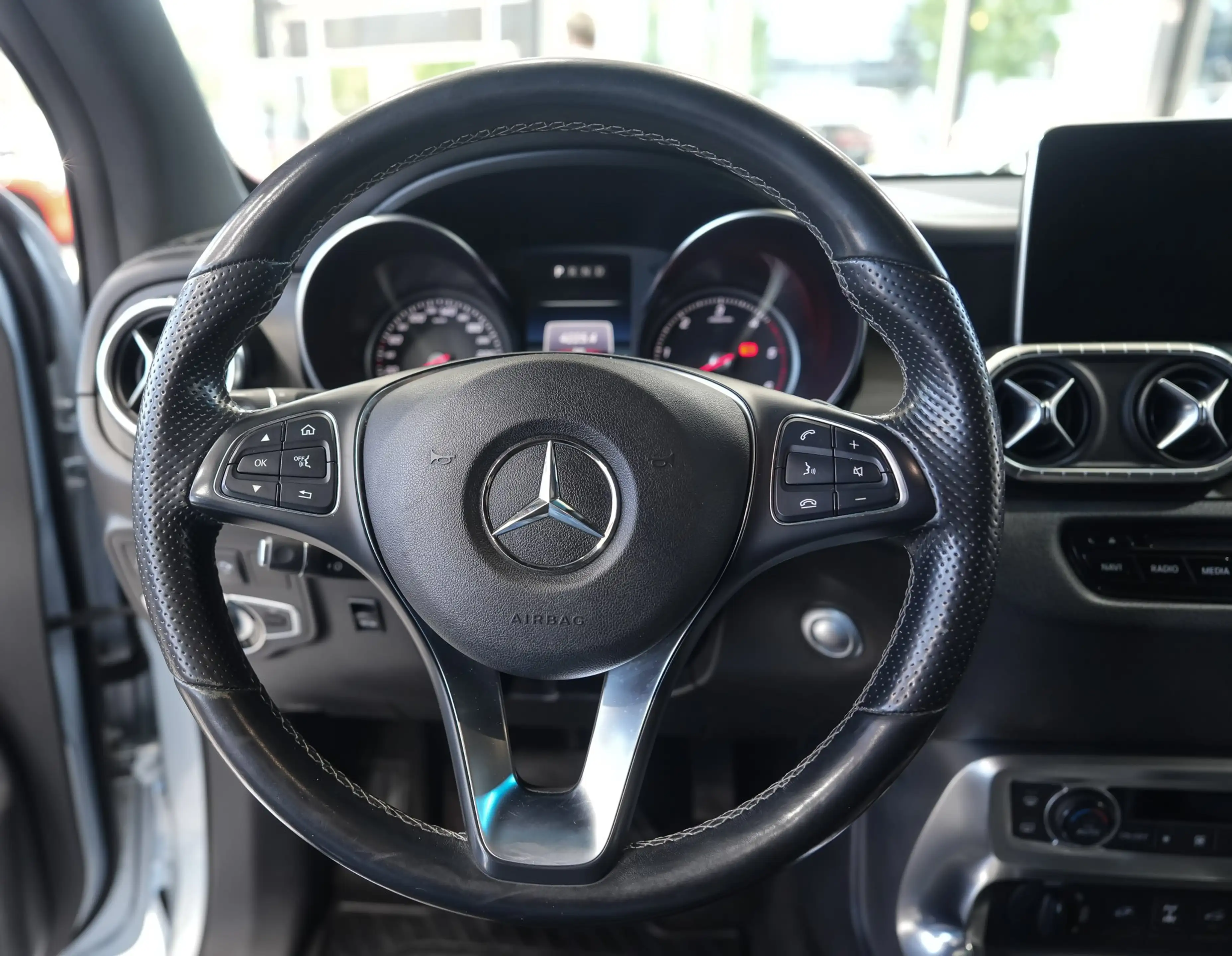 Mercedes-Benz X 350 d 4Matic*POWER-EDT.*STYLE.PCKGE*360°*LED* — photo 14