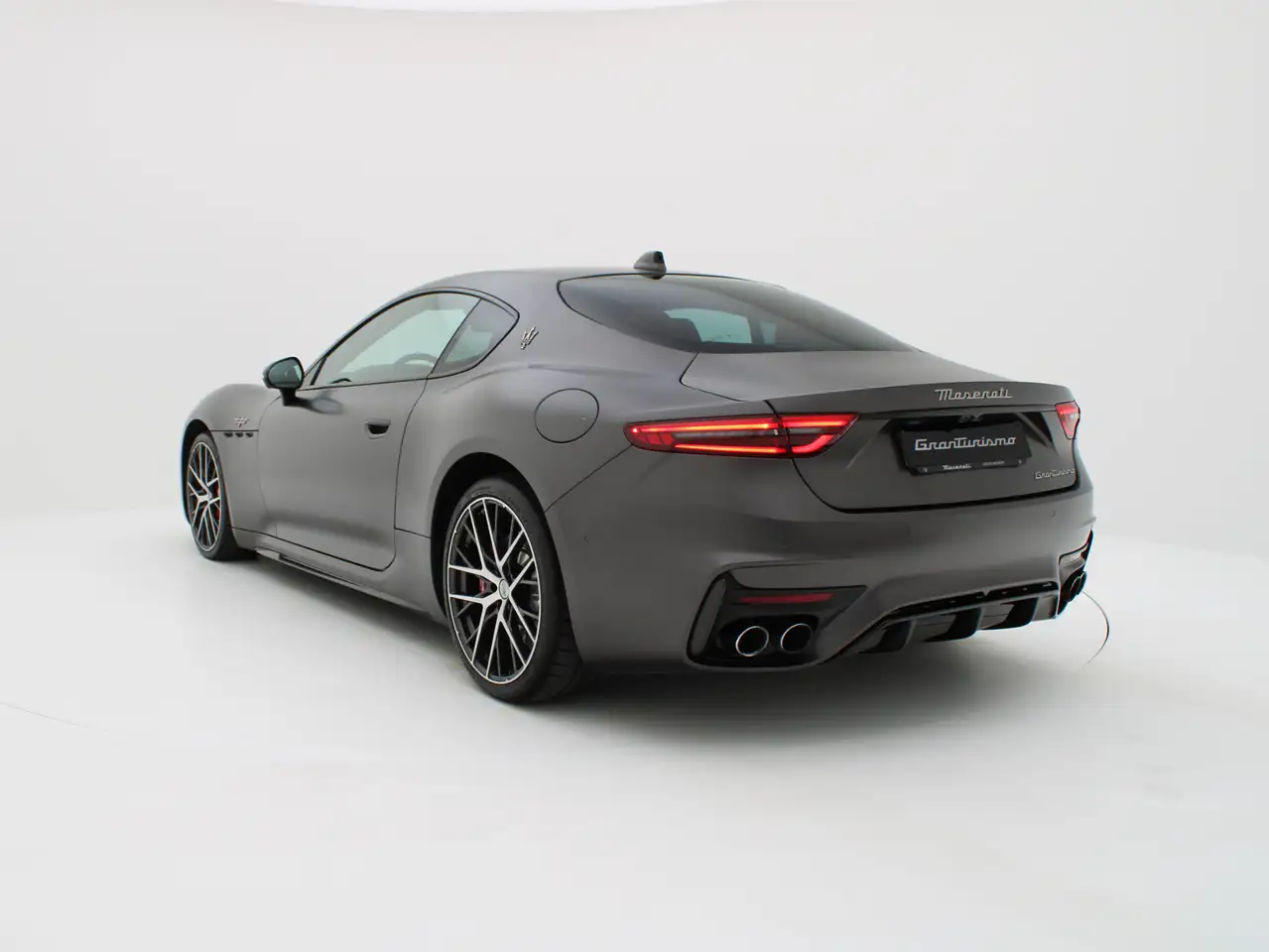 Maserati GranTurismo 2023 — фото 10