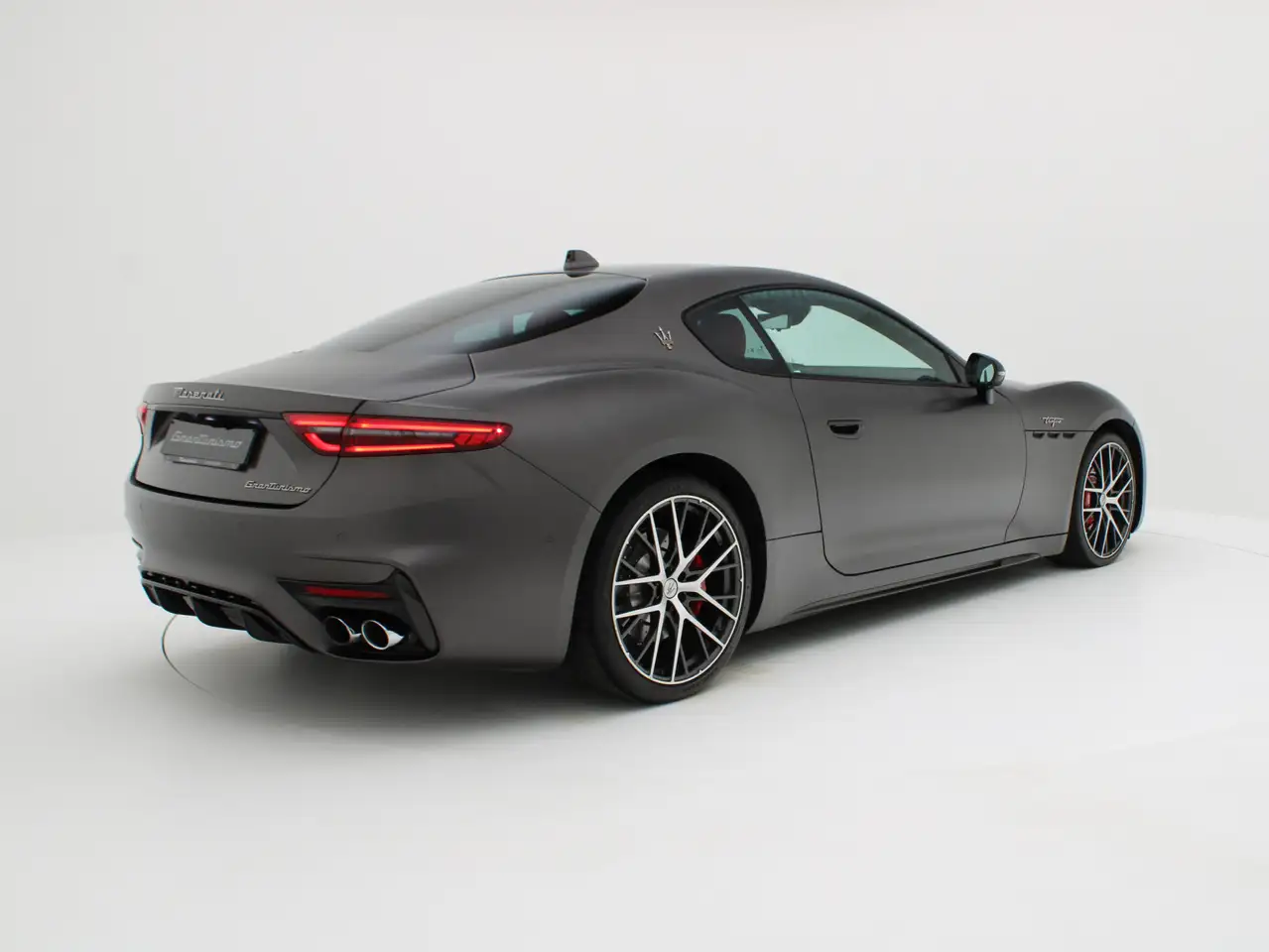 Maserati GranTurismo 2023 — фото 14