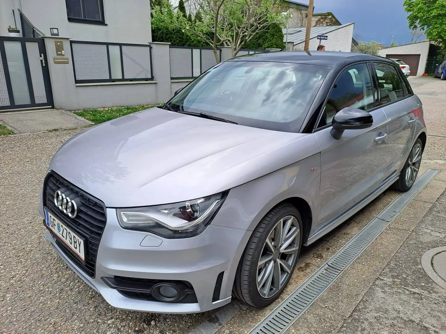 Audi A1 A1 SB 1,6 TDI Ambition Ambition Silber - 1