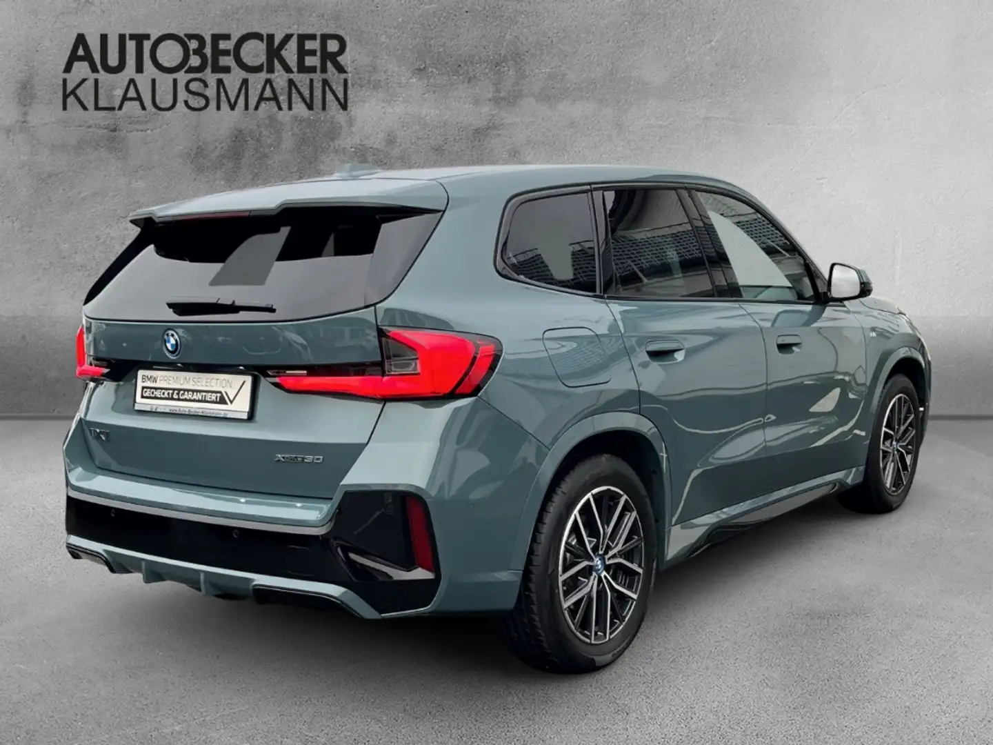BMW iX1 xDRIVE30 M SPORT AHK LC PROF NAVI HuD KAMERA 360° Grün - 2