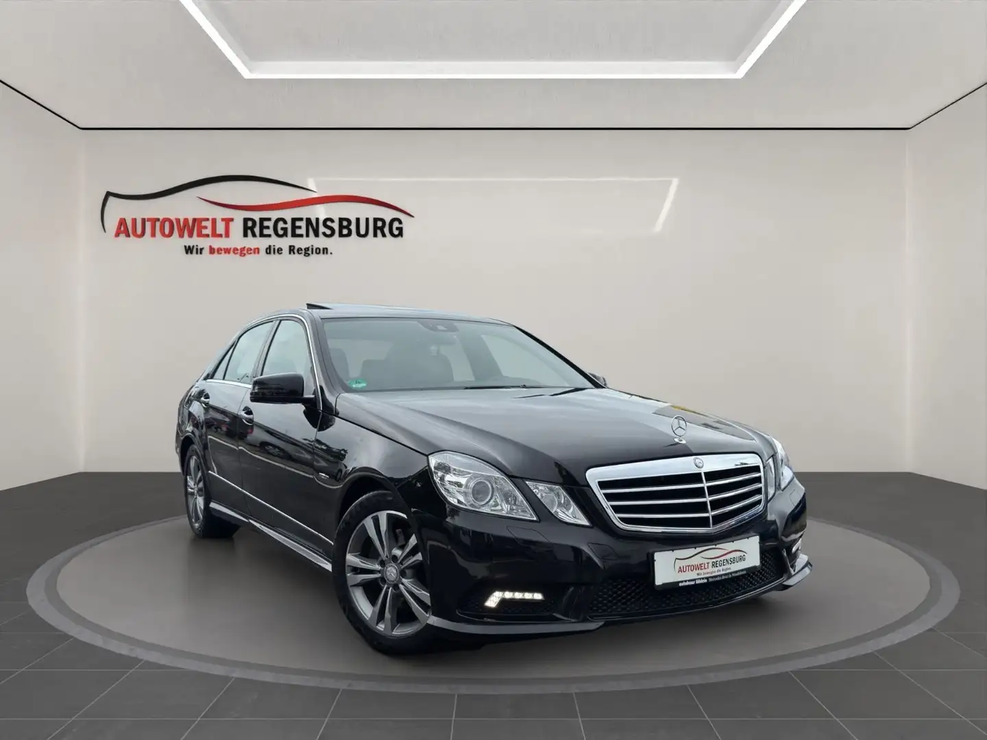 Mercedes-Benz E 220 E220 CDI XEN NAVI LEDER GLAS-D TEMPO AMG-LINE Чорний - 1