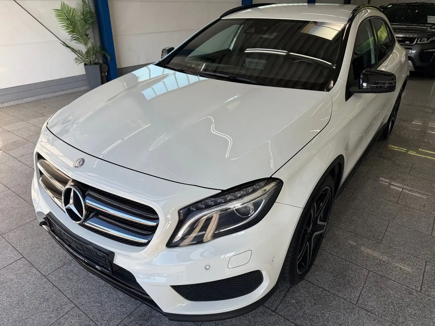 Mercedes-Benz GLA 220 d*AMG-NIGHT*4MATIC*AUTOM*BI-XN*NAV*KAMER Blanc - 2