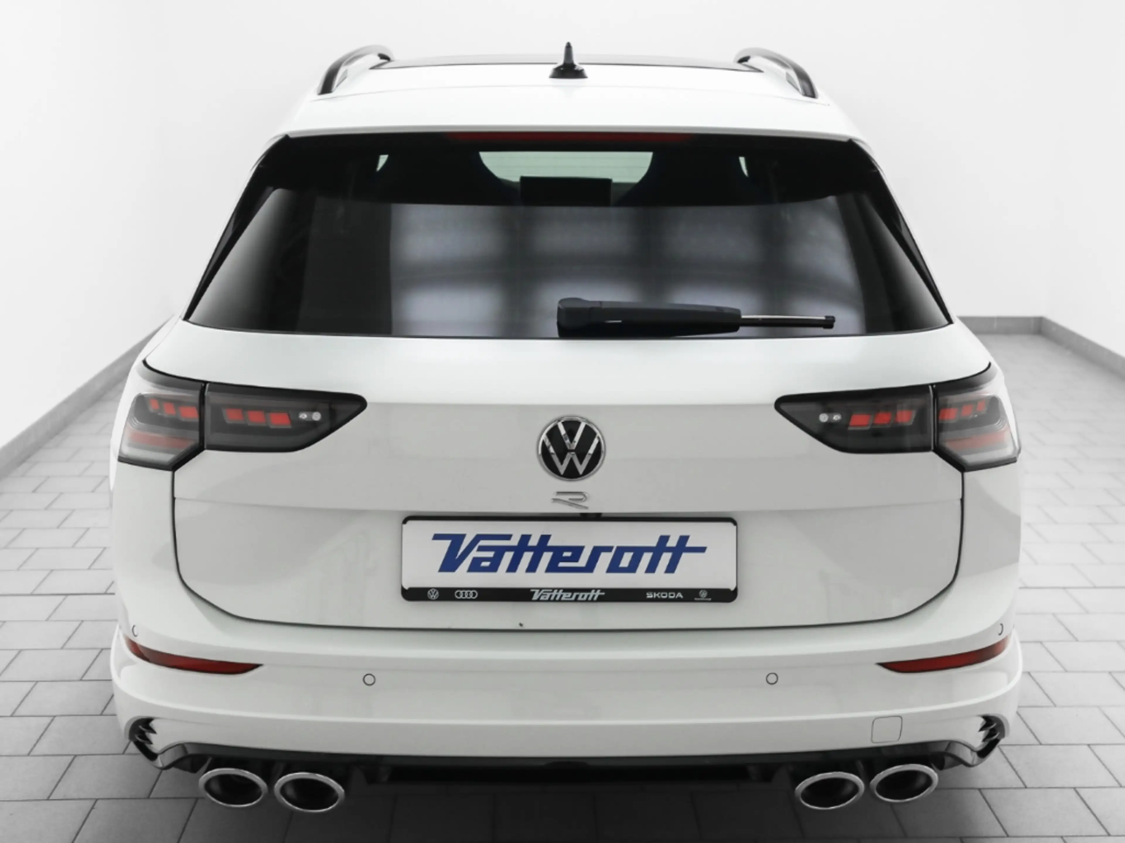 Volkswagen Golf R Variant 2.0 TSI 4M DSG AHK Pano HuD Harman Kardon — photo 4