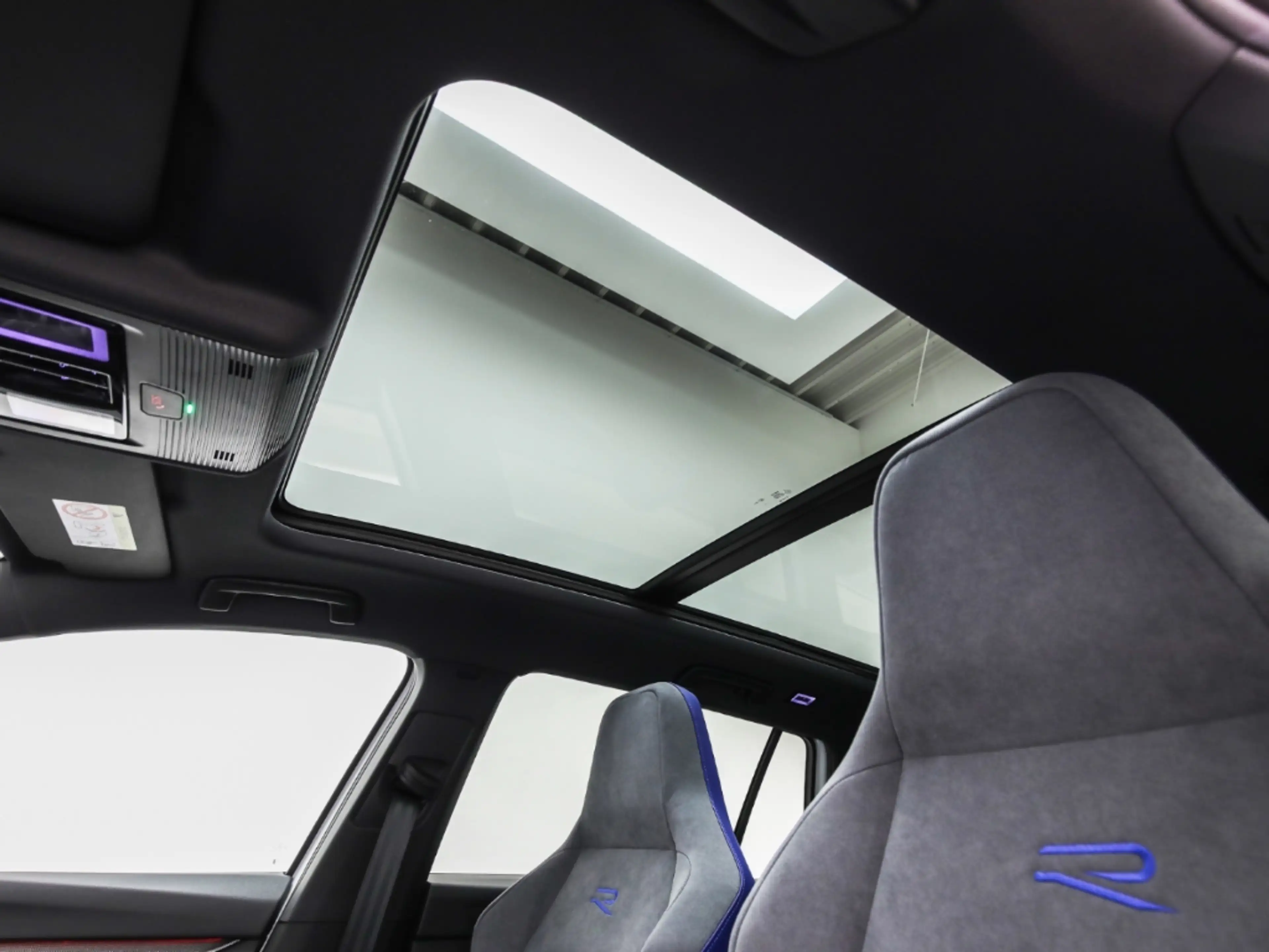 Volkswagen Golf R Variant 2.0 TSI 4M DSG AHK Pano HuD Harman Kardon — photo 8