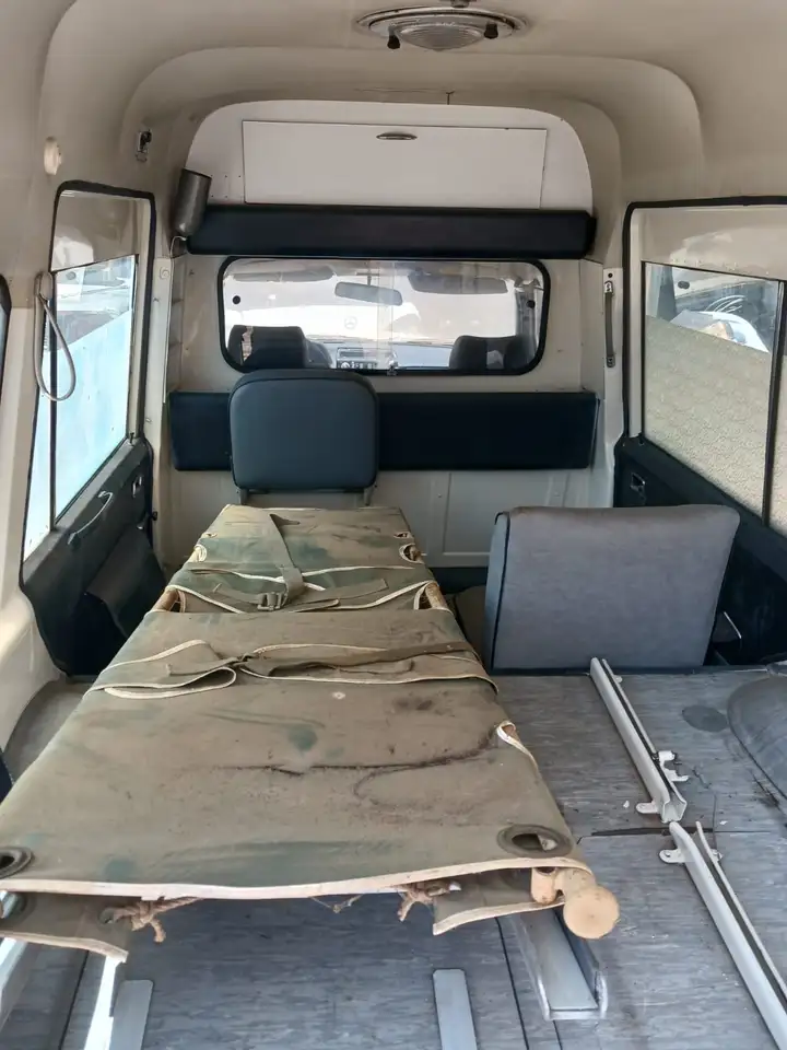 Mercedes-Benz 250 Ambulance, foto 4