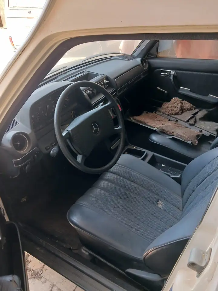 Mercedes-Benz 250 Ambulance, foto 11