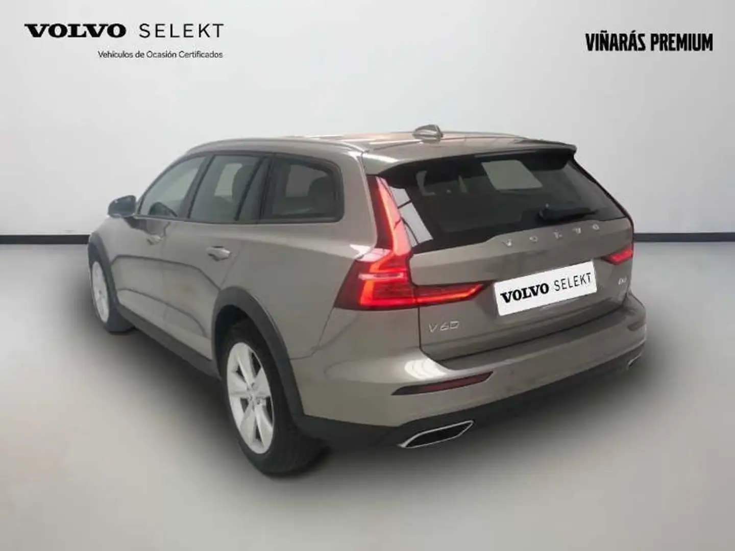 Volvo V60 Cross Country D4 AWD Aut. Šedá - 2