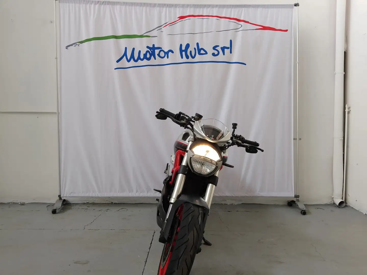 Ducati Monster 696 Argent - 1