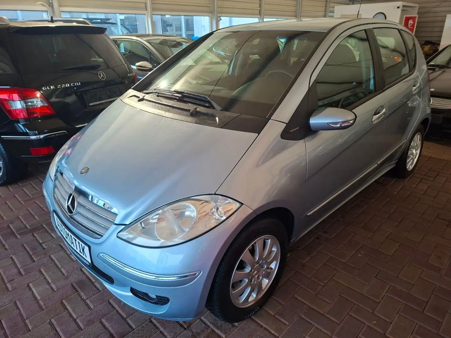 Mercedes-Benz A 150 Automatik Klimaanlage Allwetter AHK Gris - 2