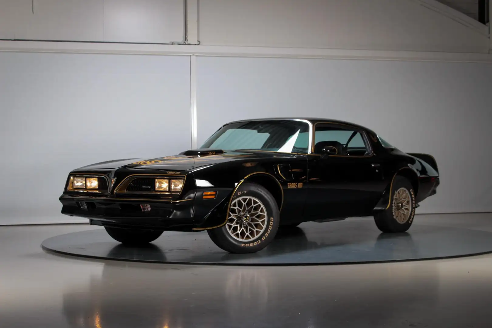 Pontiac Trans Am "Bandit" Schwarz - 1