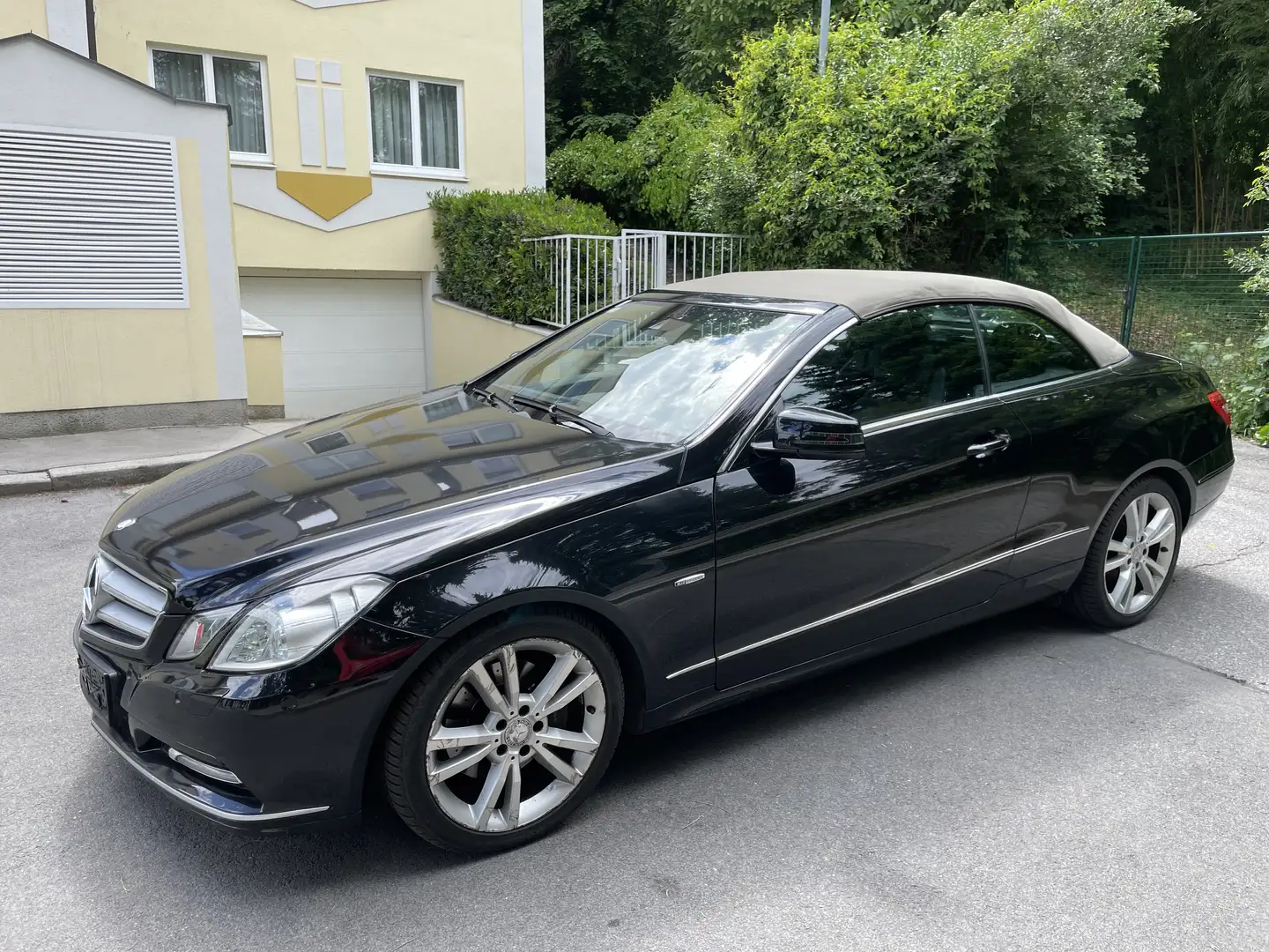 Mercedes-Benz E 200 CGI BlueEfficiency Aut. - 1