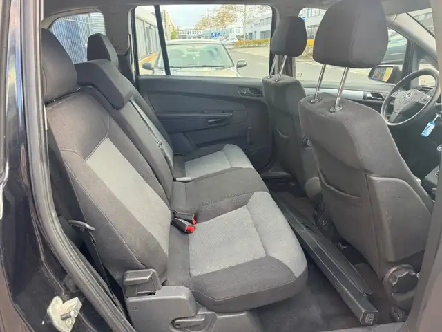 Opel Zafira view 12