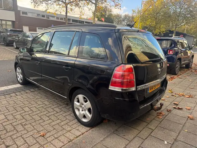 Opel Zafira view 9