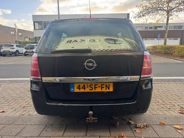 Opel Zafira view 8
