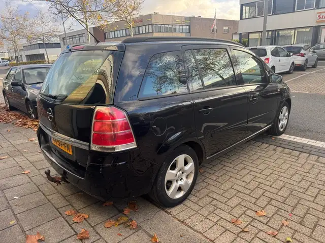 Opel Zafira view 7