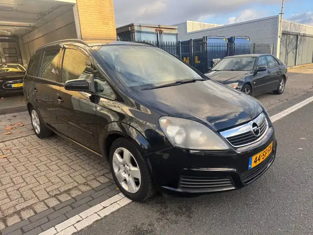 Opel Zafira view 6