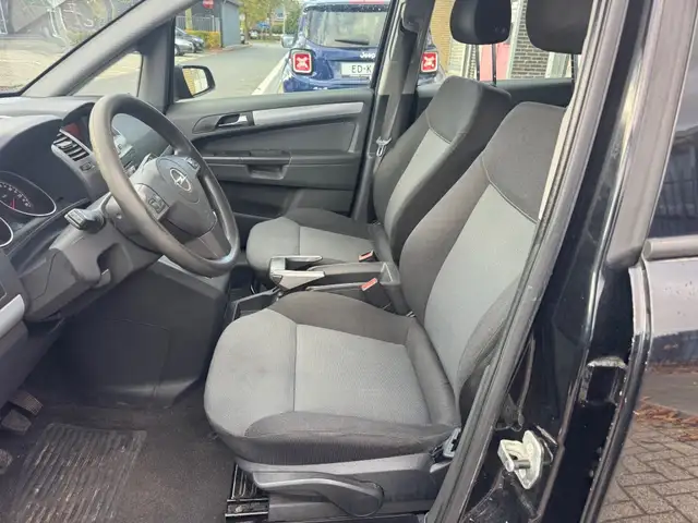 Opel Zafira view 11