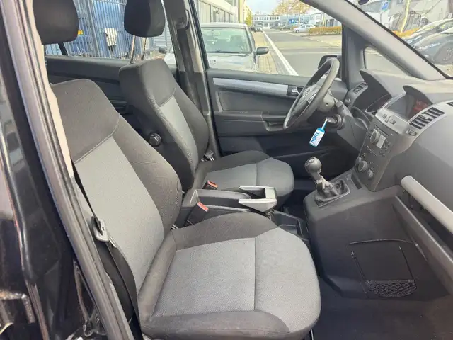 Opel Zafira view 10
