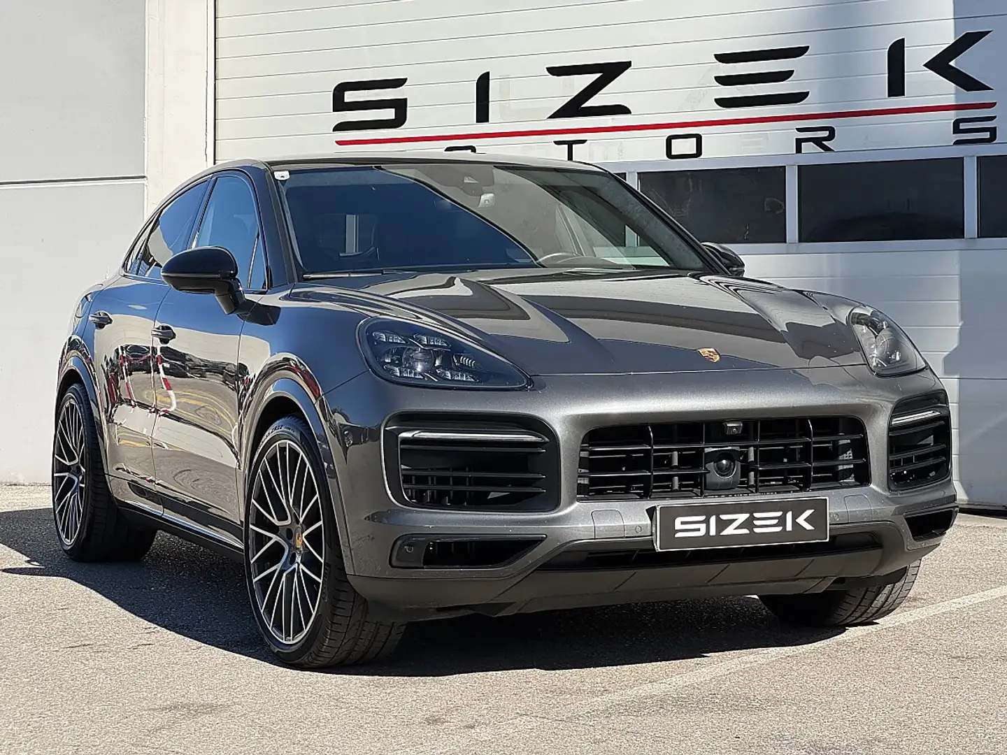 Porsche Cayenne Coupe E-Hybrid PHEV 17,9 kWh Aut.|GTS-OPTIK|22“... Grau - 2
