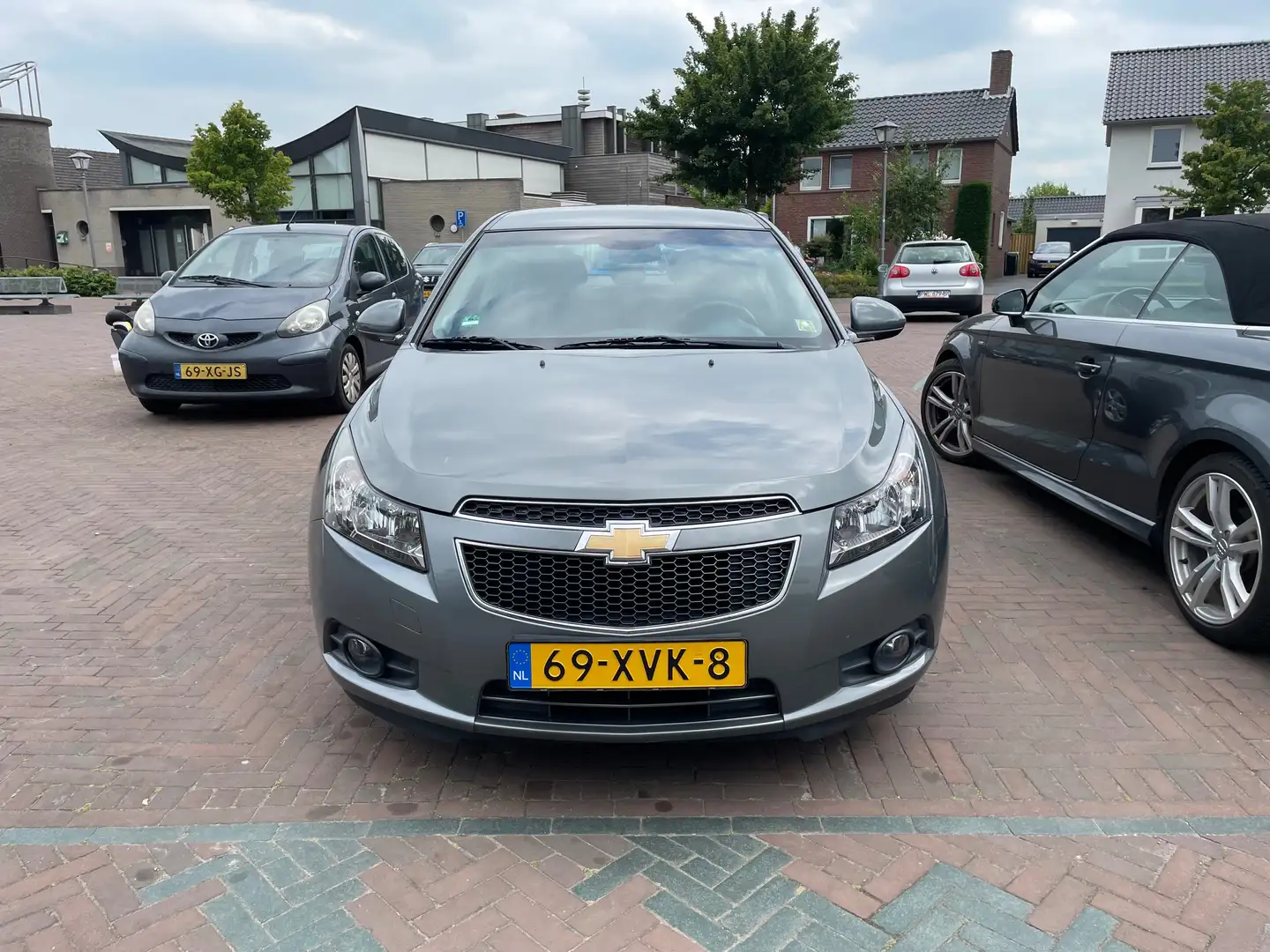 Chevrolet Cruze Cruze 1.6 LT Grijs - 2